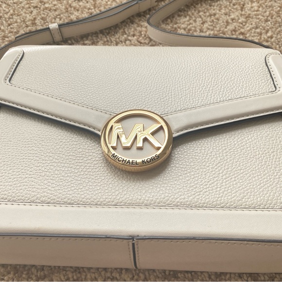 Michael Kors White Shoulder Bag - Picture 9 of 16